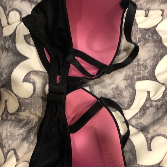 Black Bra - Picture 2 of 3